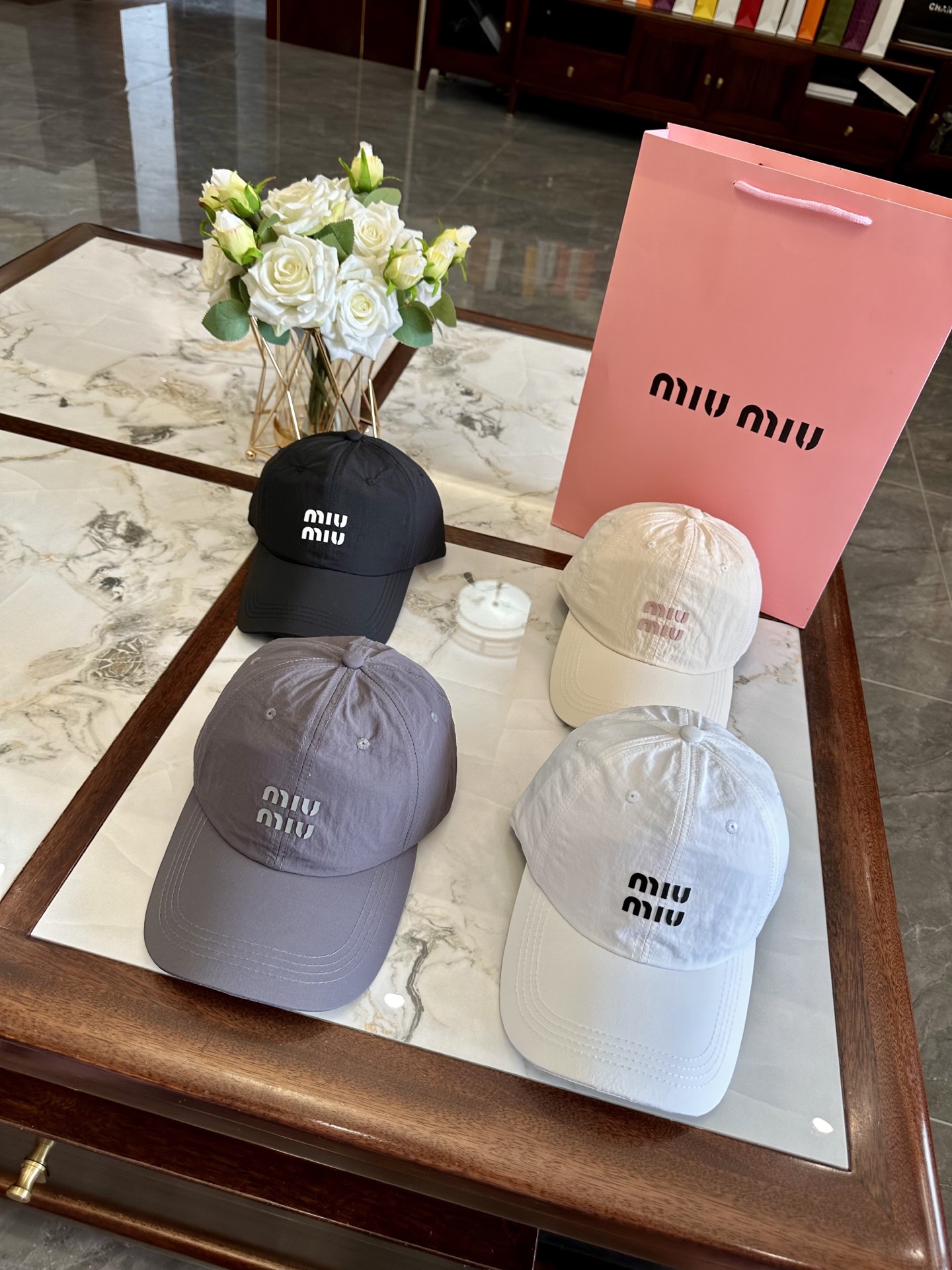 miu miu hat model 51